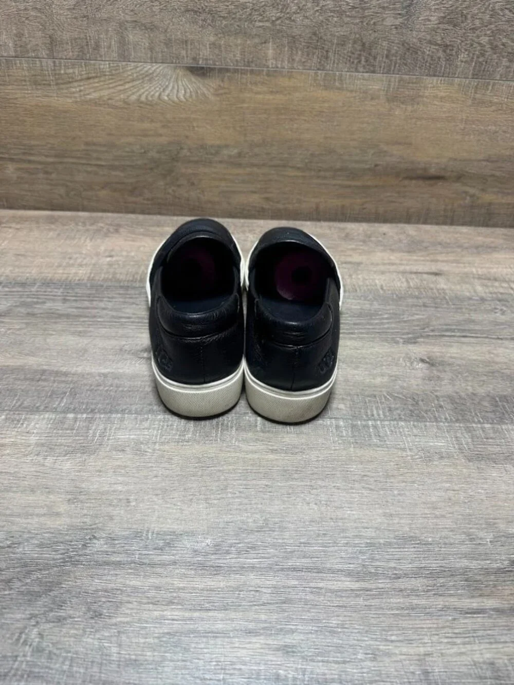 UGG chayze black
